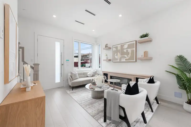 2033 E 35TH AVENUE - photo 1 of 33