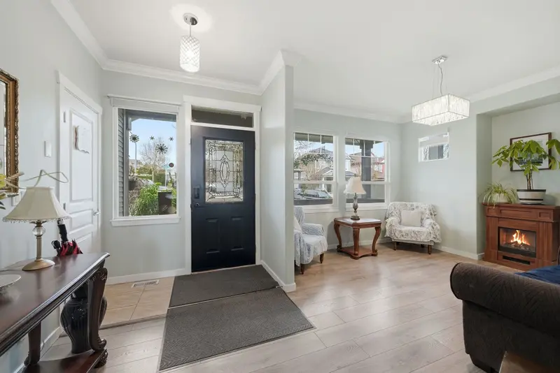 14858 56A AVENUE - photo 2 of 25