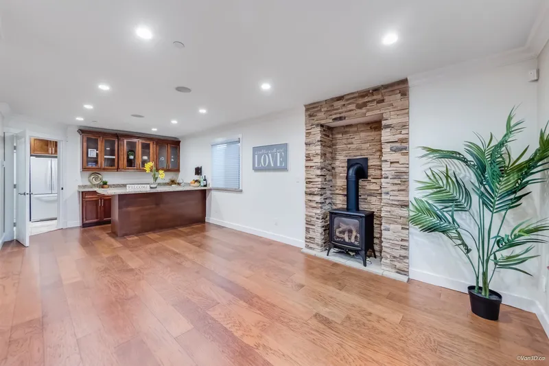 6167 COMMERCIAL STREET - photo 4 of 25