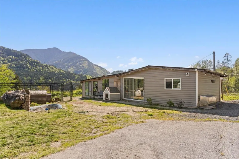 4495 HIRSCHMAN ROAD - photo 4 of 25