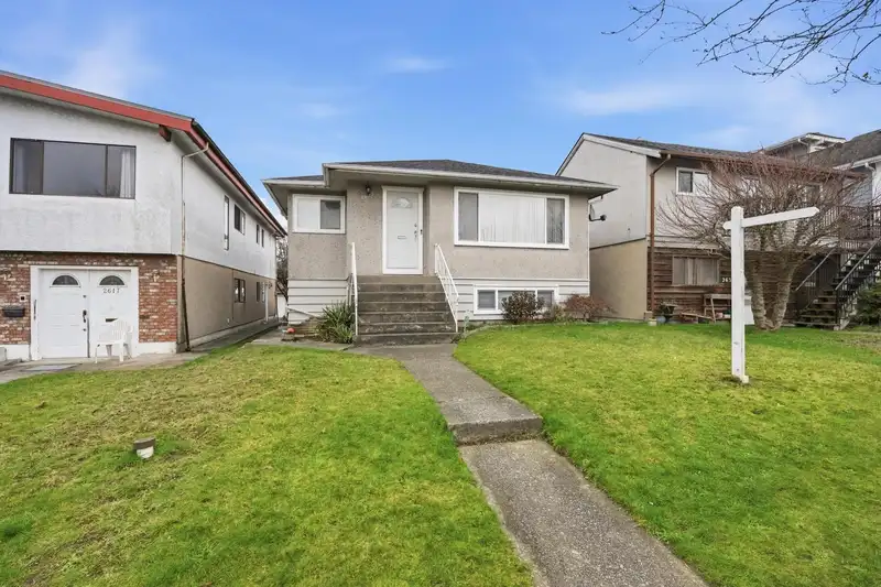 2625 E 21ST AVENUE - photo 3 of 30