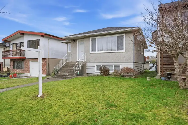 2625 E 21ST AVENUE - photo 4 of 30