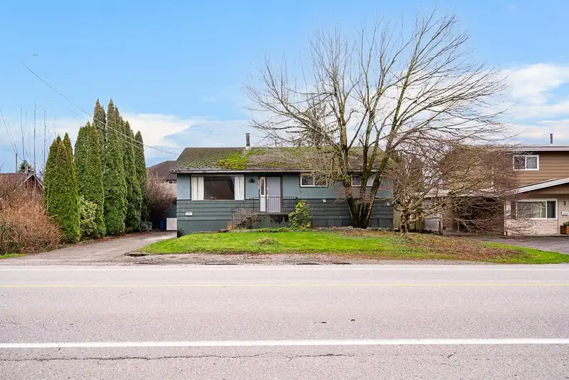46782 FIRST AVENUE - photo 1 of 37