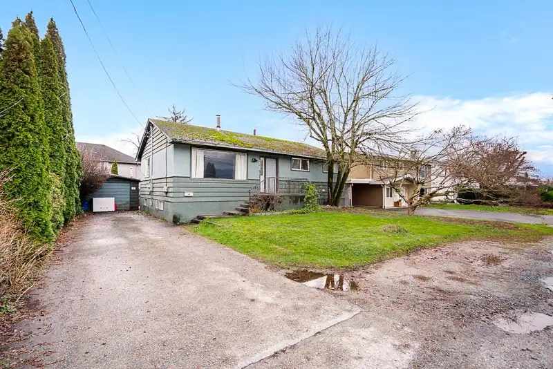 46782 FIRST AVENUE - photo 2 of 37
