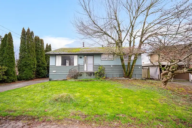 46782 FIRST AVENUE - photo 3 of 37