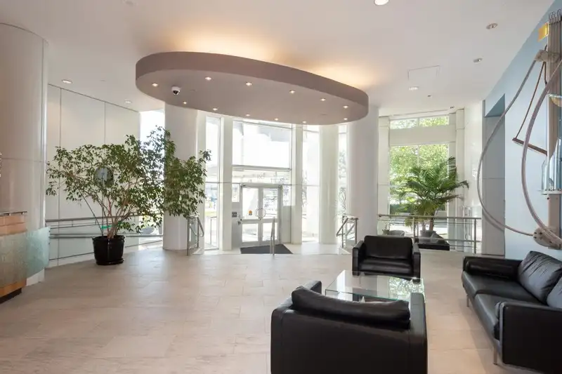2105 1201 MARINASIDE CRESCENT - photo 4 of 32