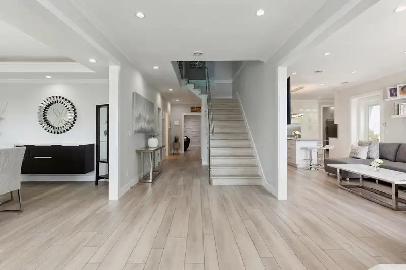 12182 101B AVENUE - photo 3 of 40