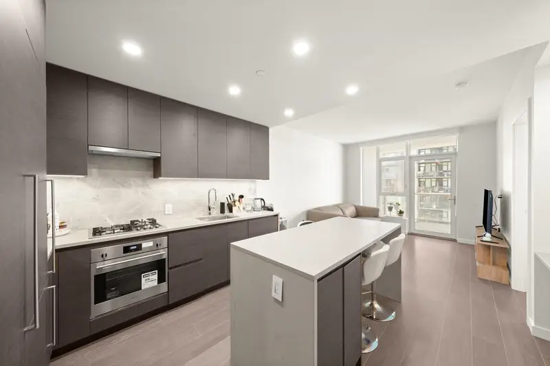 2403 4168 LOUGHEED HIGHWAY - photo 4 of 25