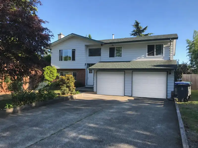 15342 21 AVENUE - photo 1 of 2