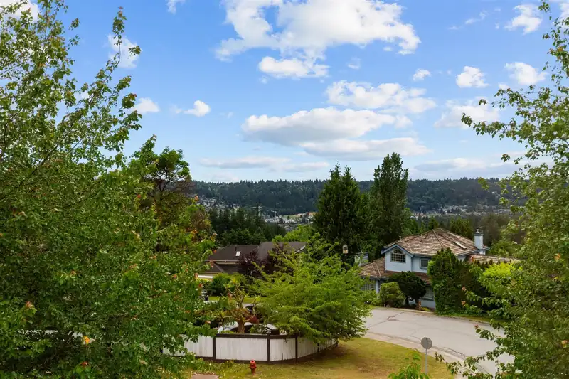 84 RAVINE DRIVE - photo 2 of 26