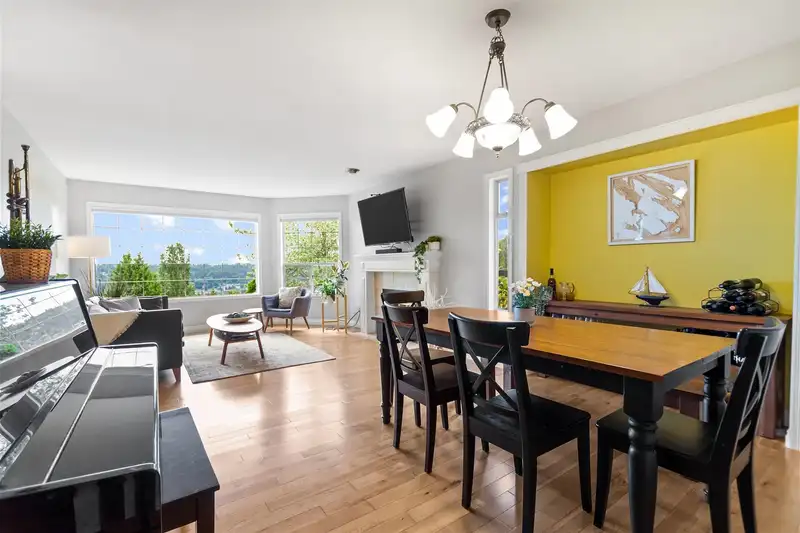 84 RAVINE DRIVE - photo 3 of 26