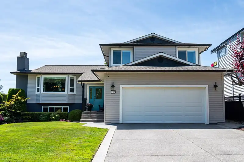 1429 133A STREET - photo 1 of 28