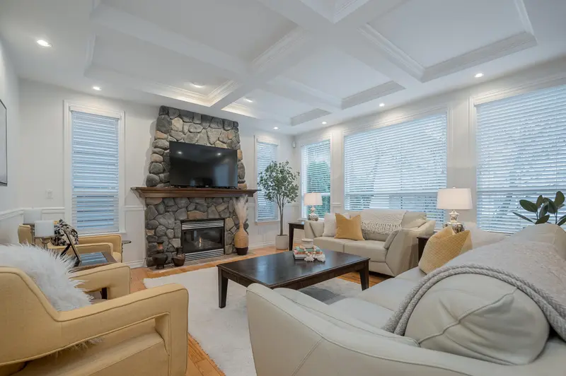 21650 91 AVENUE - photo 1 of 25