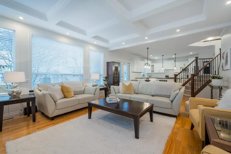 21650 91 AVENUE - photo 4 of 25