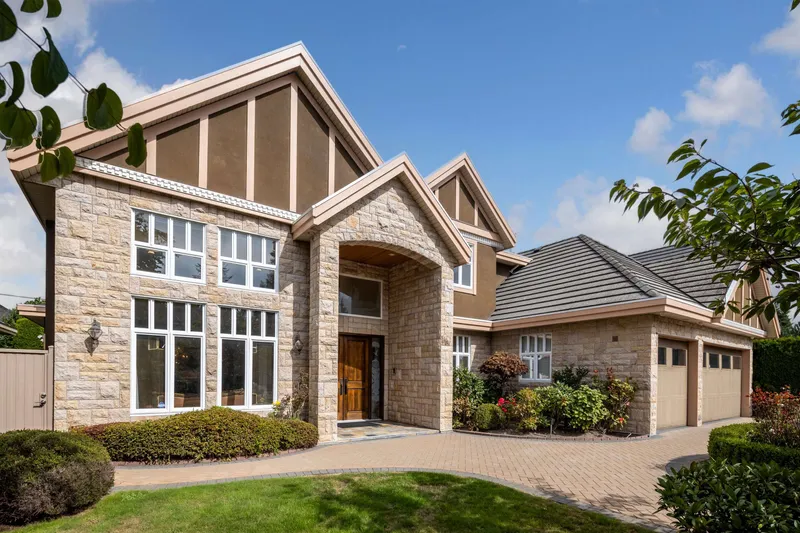 7791 SUNNYMEDE CRESCENT - photo 3 of 25