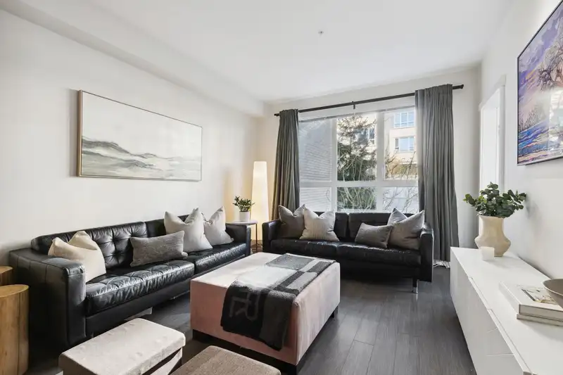 316 9877 UNIVERSITY CRESCENT - photo 1 of 24
