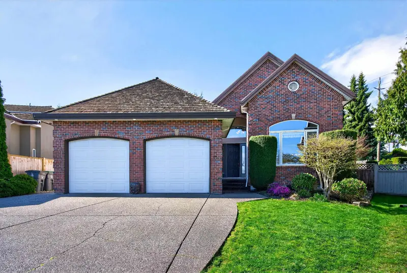 9493 163 STREET - photo 1 of 25