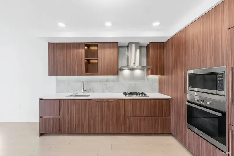 2208 455 SW MARINE DRIVE - photo 4 of 32