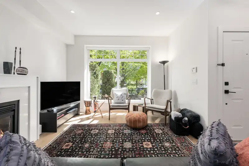 1823 NAPIER STREET - photo 2 of 40