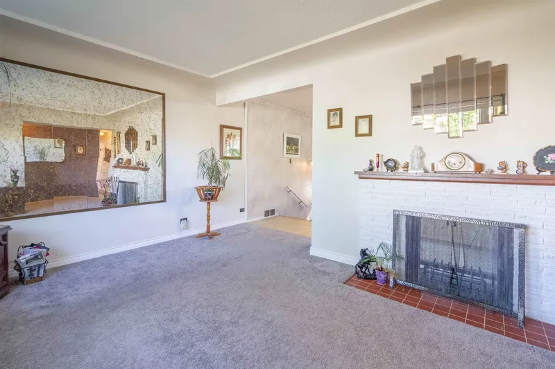 4342 PARKER STREET - photo 3 of 25