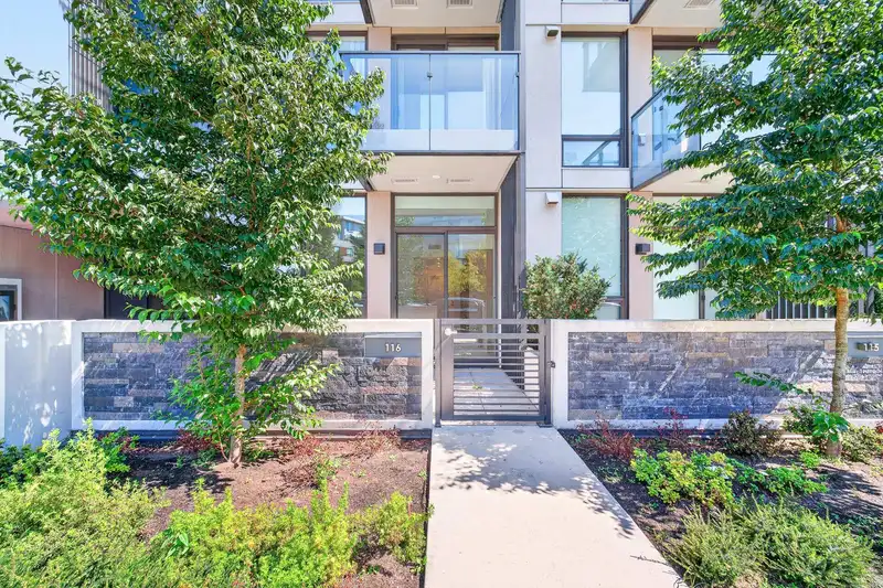 116 5212 CAMBIE STREET - photo 2 of 36