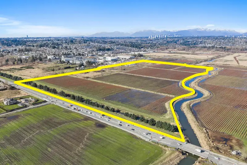 15683 64 AVENUE - photo 2 of 25