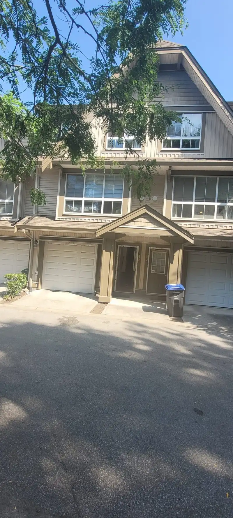 16 12738 66 AVENUE - photo 1 of 4