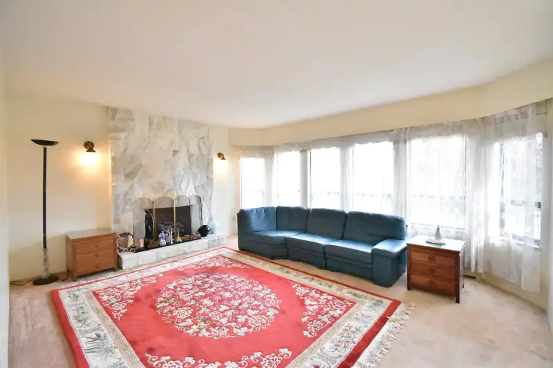 5541 BRUCE STREET - photo 3 of 23