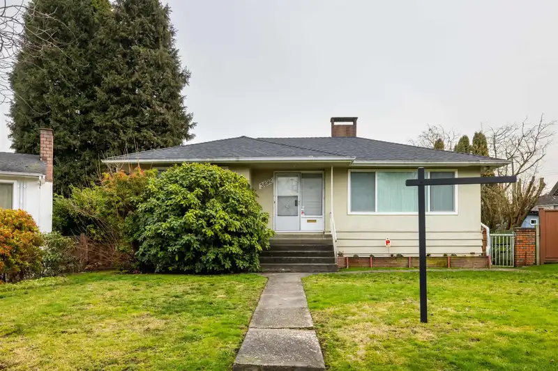 3692 E 24TH AVENUE - photo 1 of 40