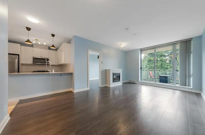 1007 280 ROSS DRIVE - photo 1 of 21