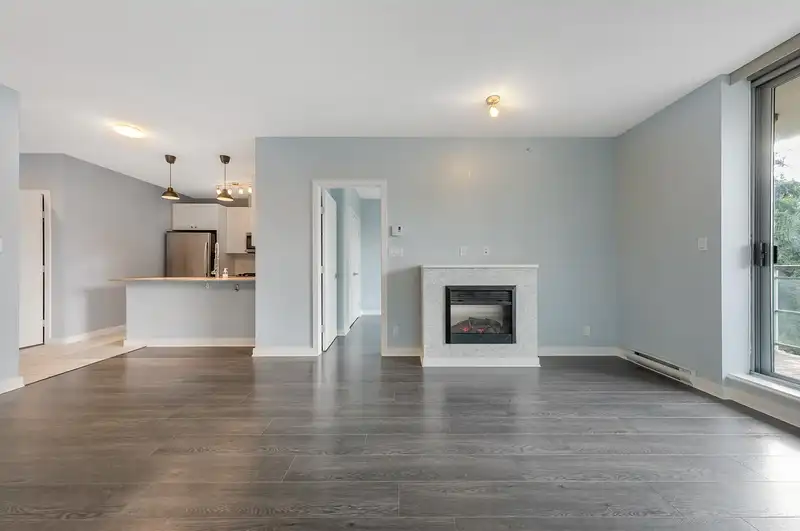 1007 280 ROSS DRIVE - photo 2 of 21