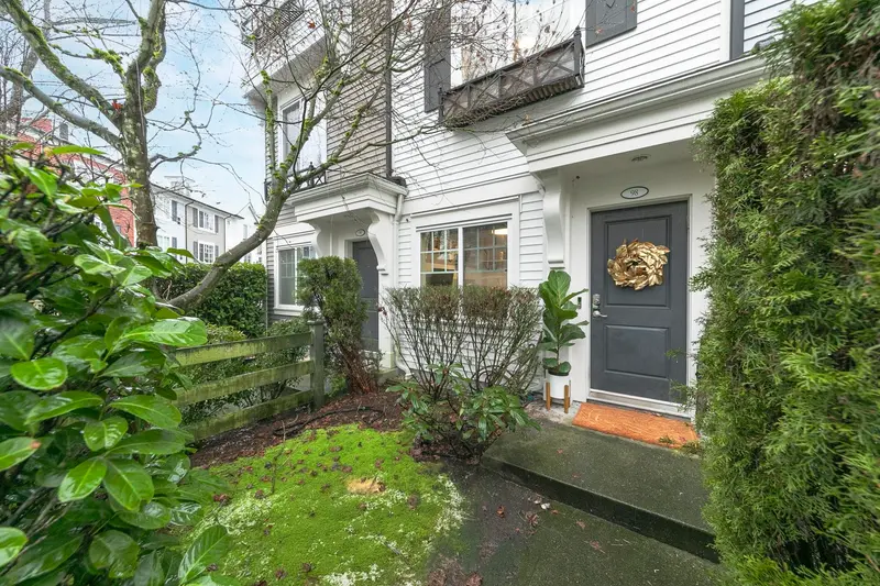 98 3010 RIVERBEND DRIVE - photo 2 of 25