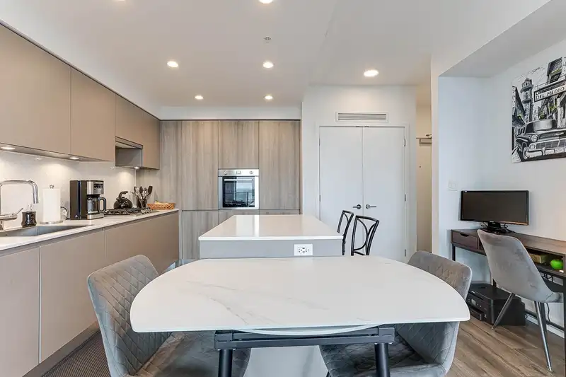 3804 3809 EVERGREEN PLACE - photo 4 of 20