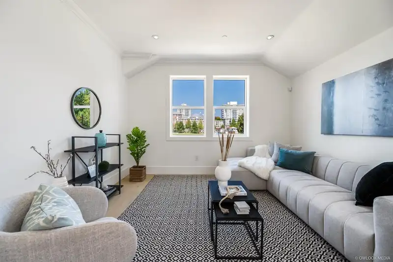 1421 E 27TH AVENUE - photo 4 of 26
