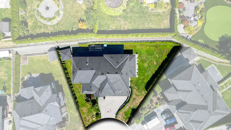 16521 58 AVENUE - photo 3 of 25