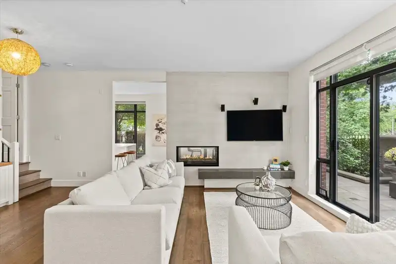 111 2688 VINE STREET - photo 3 of 32