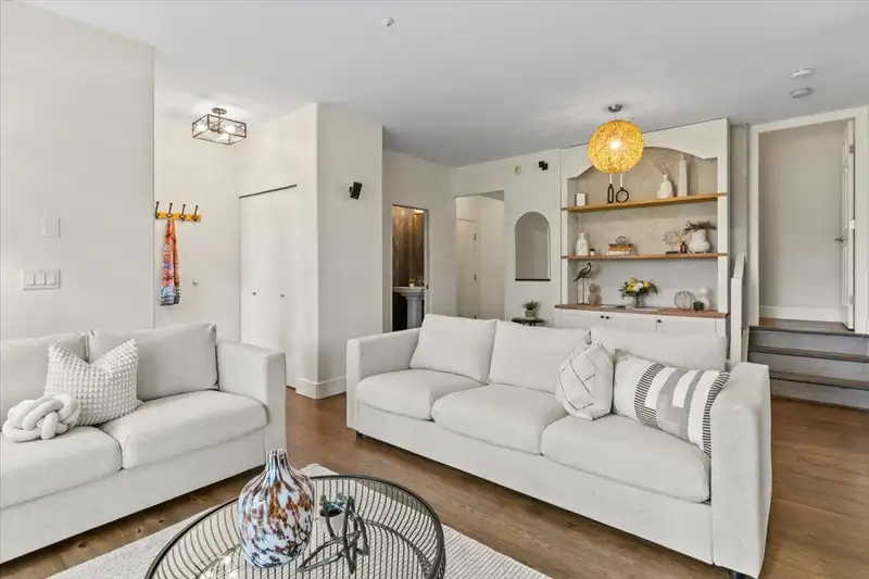 111 2688 VINE STREET - photo 4 of 32