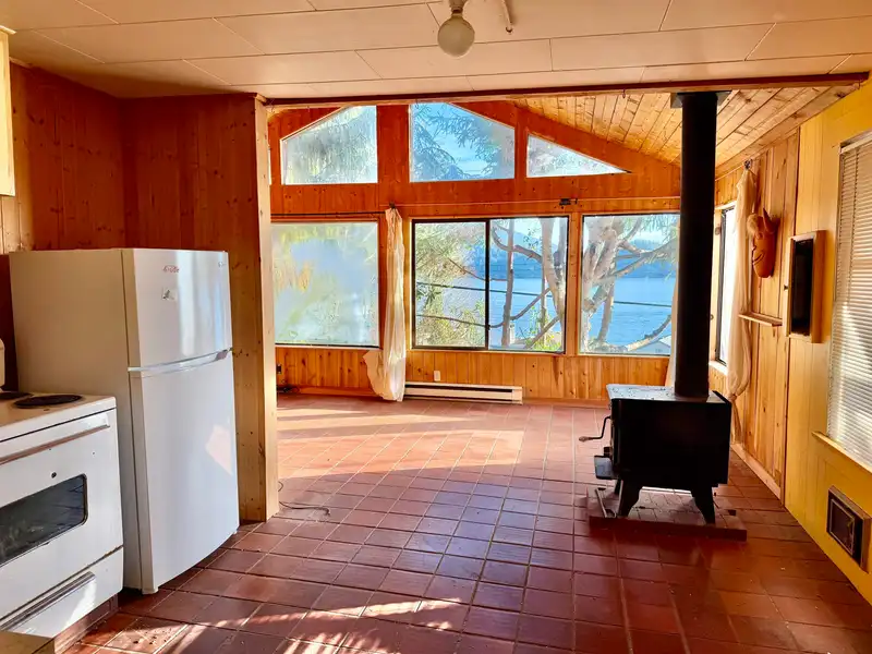 619 MARINE DRIVE - photo 4 of 16
