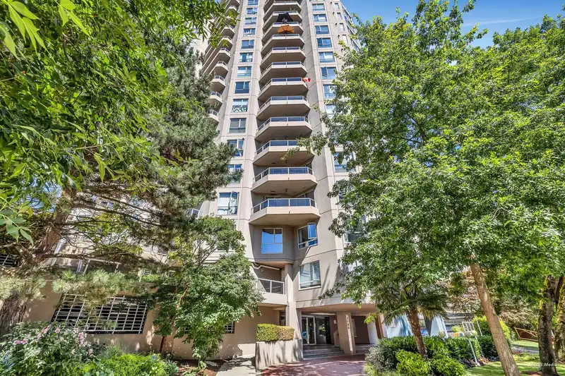 1605 1185 QUAYSIDE DRIVE - photo 2 of 31