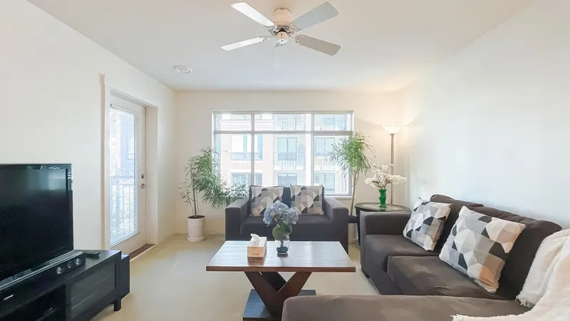 228 9288 ODLIN ROAD - photo 1 of 22