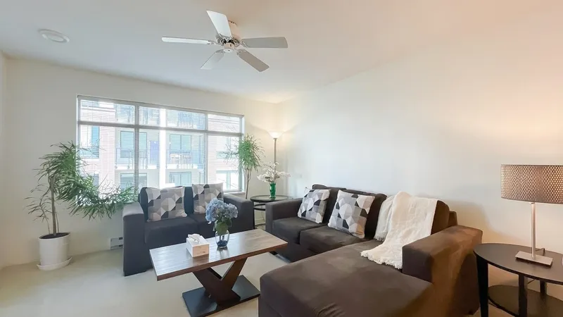 228 9288 ODLIN ROAD - photo 3 of 22