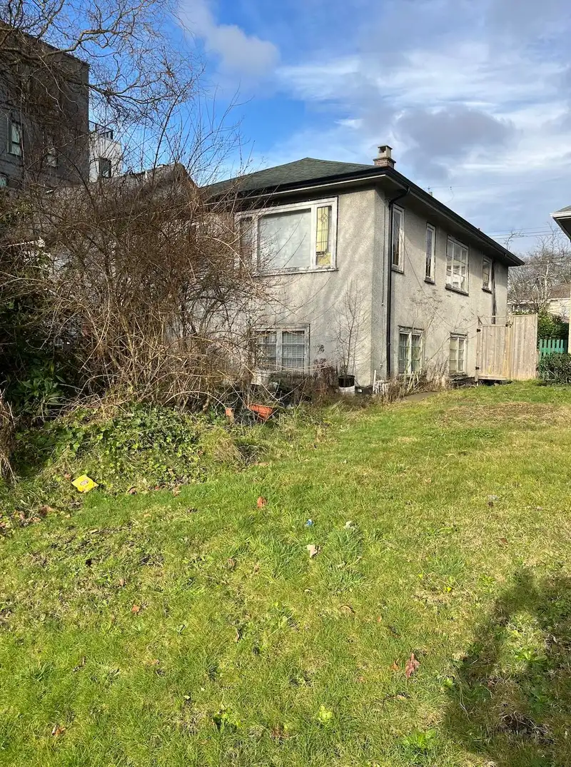 2267 E BROADWAY - photo 3 of 4