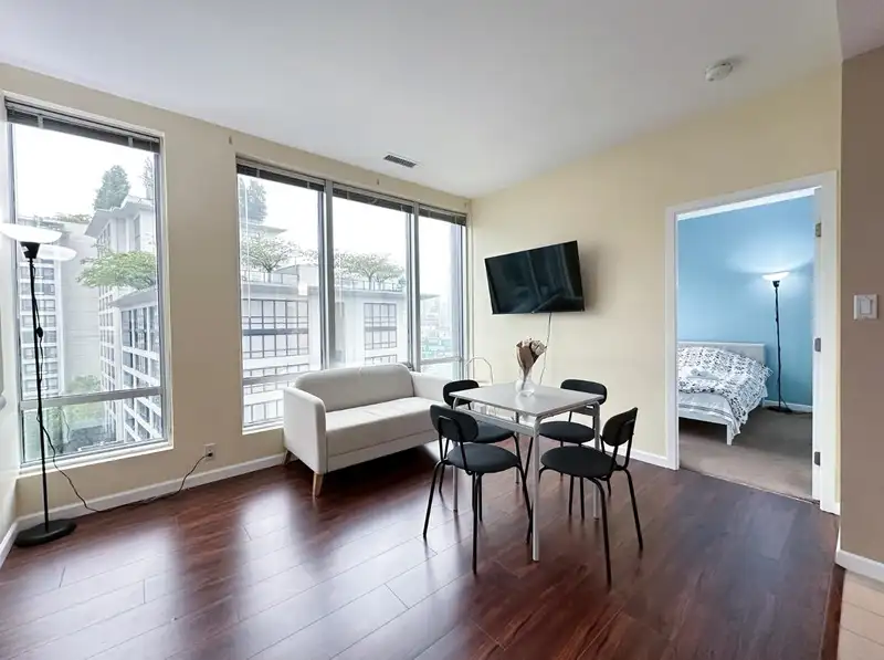 1213 989 NELSON STREET - photo 2 of 18