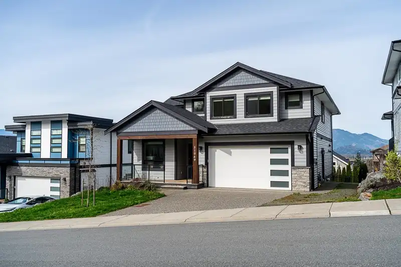 51049 COLERAINE AVENUE - photo 1 of 37