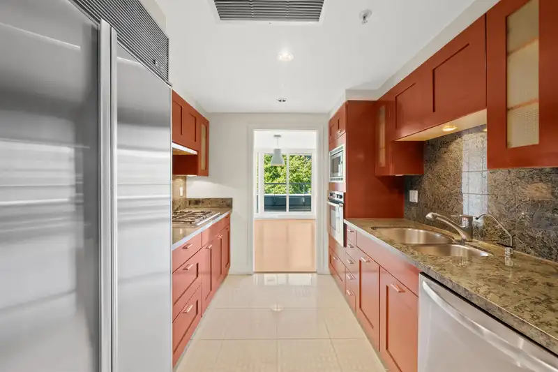 206 560 NICOLA STREET - photo 4 of 33