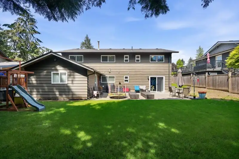 2416 TOLMIE AVENUE - photo 4 of 40