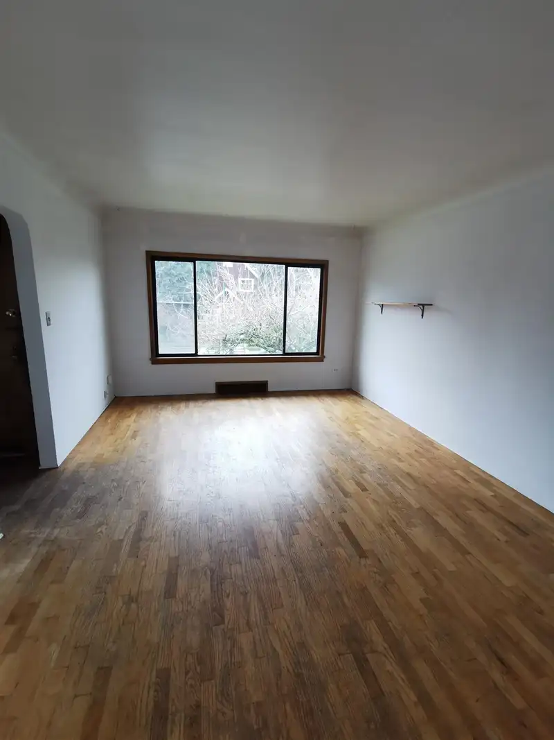 240 E 20TH AVENUE - photo 4 of 12
