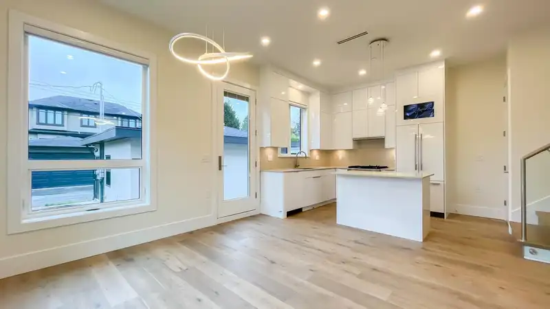7480 ARBUTUS STREET - photo 4 of 32