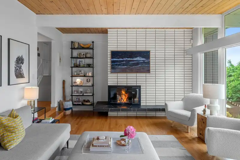 3455 CALDER AVENUE - photo 3 of 40