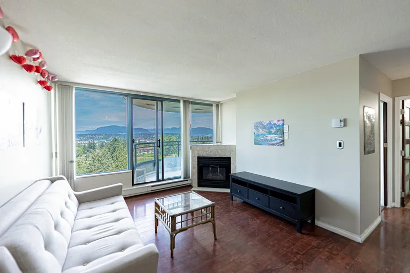 806 13353 108 AVENUE - photo 4 of 25